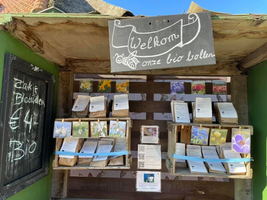 De biologische bloembollen van Huiberts gaan rechtstreeks naar verschillende verkooppunten toe, maar worden ook verkocht in een stalletje aan huis. Foto: Huiberts Boembollen