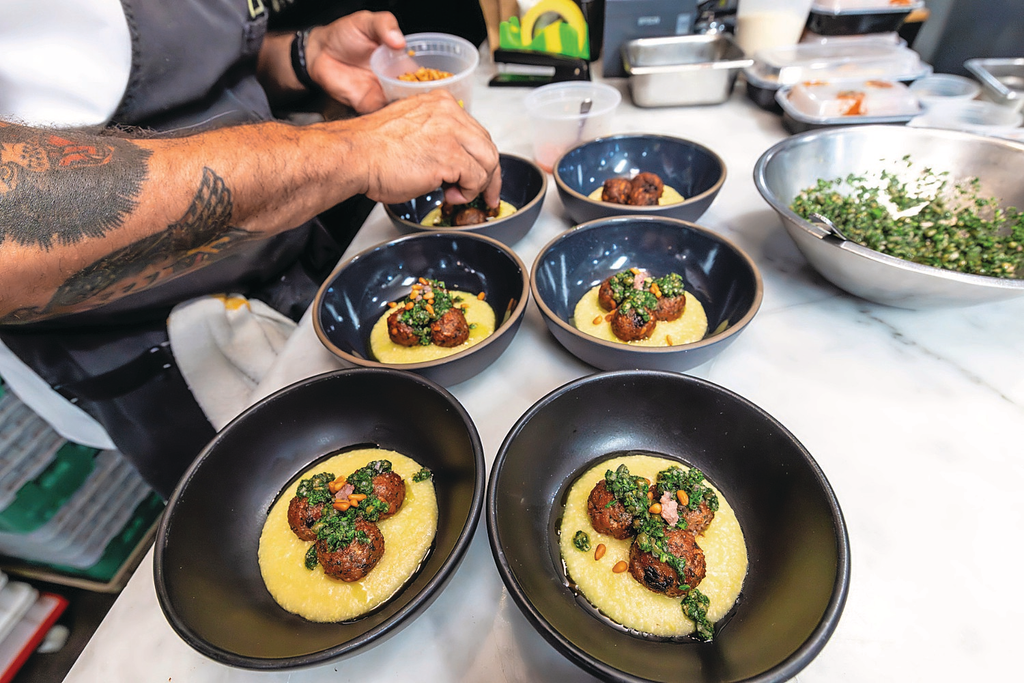 Mission Barns had een wereldwijde primeur met het serveren van gerechten met kweekvarkensvet in het restaurant Fiorella in San Francisco. Foto: Mission Barns