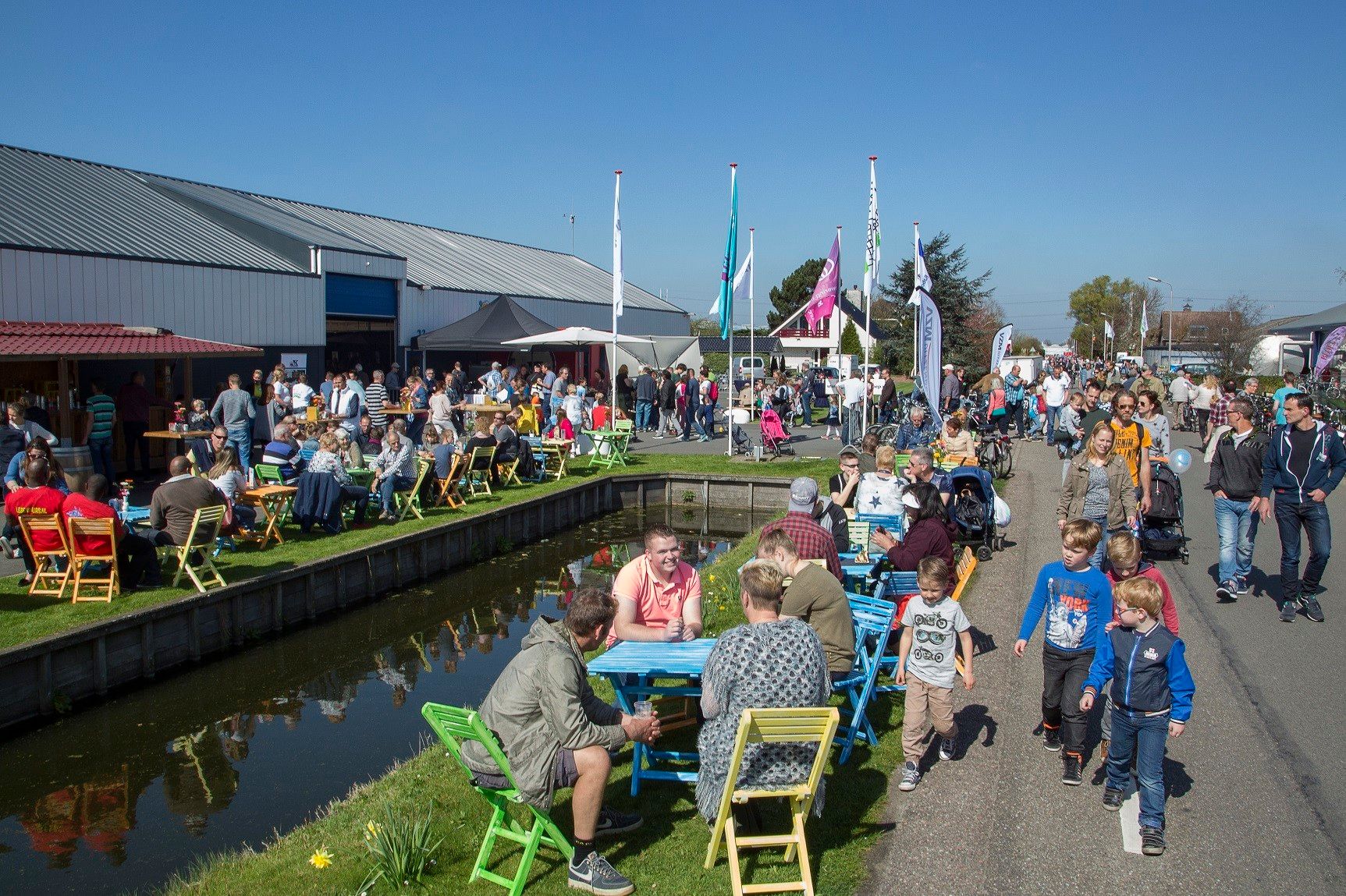 Gezellige drukte bij recordeditie Kom in de Kas 2017. - Foto: Rolf van Koppen