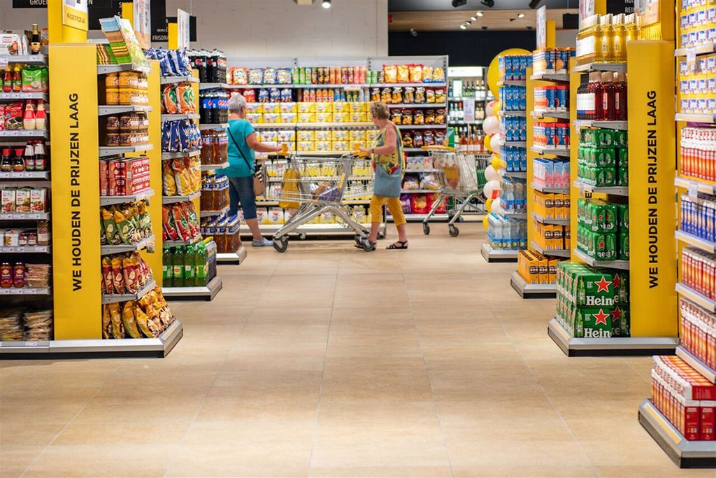 Het aanbod van streekproducten in de supermarkten moet worden vergroot en er moet meer worden gedaan om voedselverspilling tegen te gaan. Foto: ANP