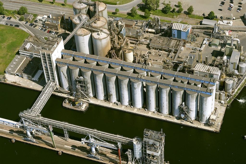 De sojabonenverwerkingsfabriek van Bunge Netherlands in Amsterdam. - Foto: ANP