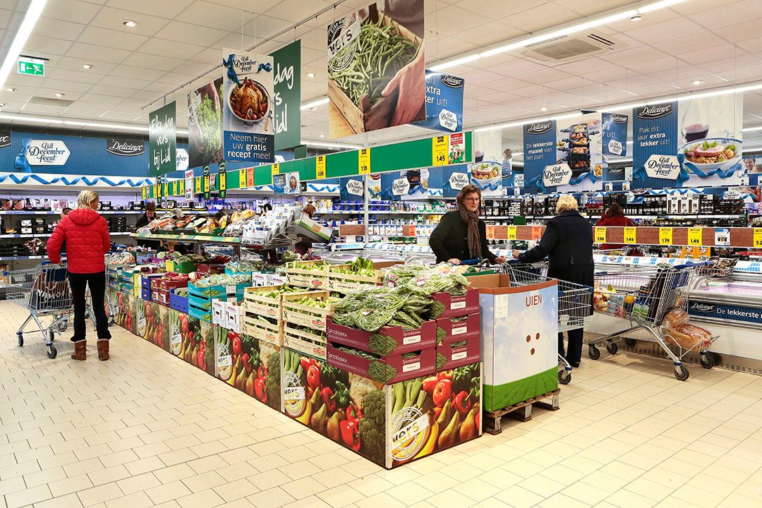 Lidl kijkt naar groenten en fruit van verre bestemming. Anders vervoeren of vervangen? - Foto: Ton van der Scheer