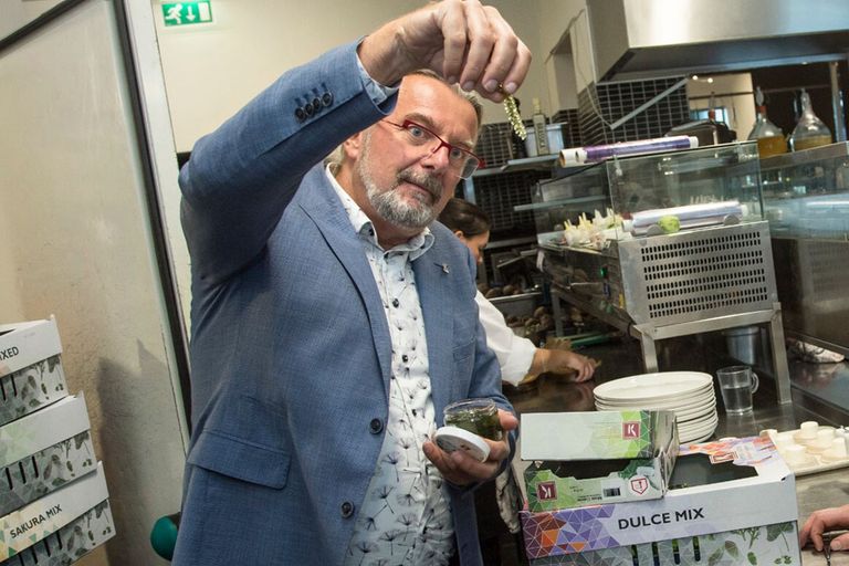 Tuinder Rob Baan is uitgeroepen tot Agrarisch Ondernemer van het Jaar 2020. Zijn bedrijf Koppert Cress levert 70 cressen, microgroenten en andere smaakmakers aan 70.000 restaurants in 110 landen.  - Foto: Koos Groenewold