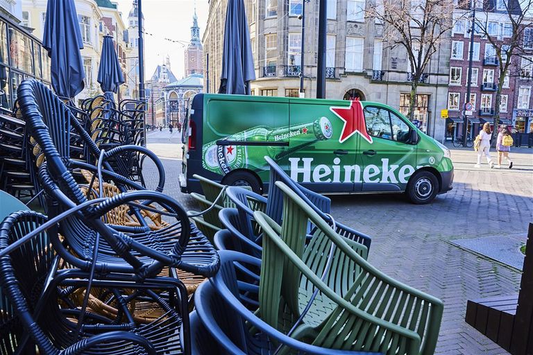 Afzet via horeca en andere professionele kanalen lag in Nederland zelfs 80% lager, dat werd deels gecompenseerd door hogere afzet via supermarkten. Foto: ANP