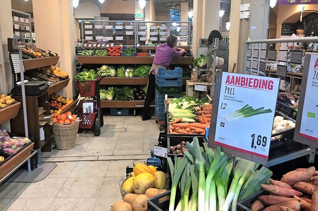 Prijsverschillen glasgroenten en  vollegrondsgroente niet te zien in inflatiecijfers.  - Foto: Ton van der Scheer.