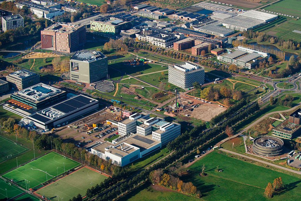 De campus van Wageningen University & Research met linksonder de gebouwen van FrieslandCampina en Unilever. - Foto: ANP