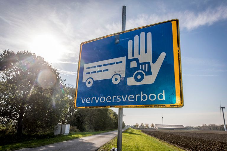 In de omgeving van Zeewolde (Fl.) geldt een vervoersverbod in verband met vogelgriep. - Foto: Koos Groenewold