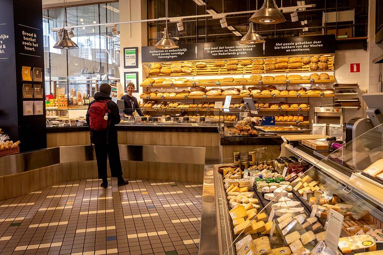 De brancheorganisaties van onder meer speciaalzaken zoals bakkers pleiten voor een minimumuurloon dat beter aansluit bij de praktijk. - Foto: Roel Dijkstra