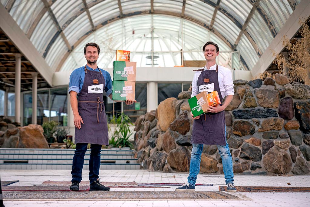 Sander Peltenburg (r) richtte drie jaar geleden samen met George Brandenburg De Krekerij op. - Foto: Dennis Wisse/Roel Dijkstra Fotografie