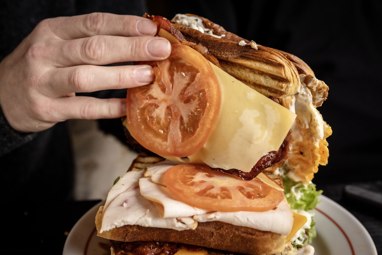 De Consumentenbond concludeert dat vegetarische kipfilet duurzamer is dan dierlijke kipfilet in een vergelijkend vleeswarenonderzoek. Foto: Jean-Pierre Jans/ANP