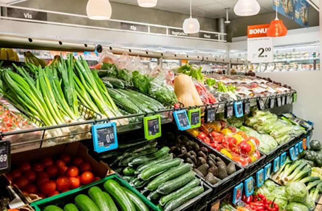 Korting van Albert Heijn op biologische AGF-producten raakt de marktverhouding in het supermarktschap. - Foto: AH