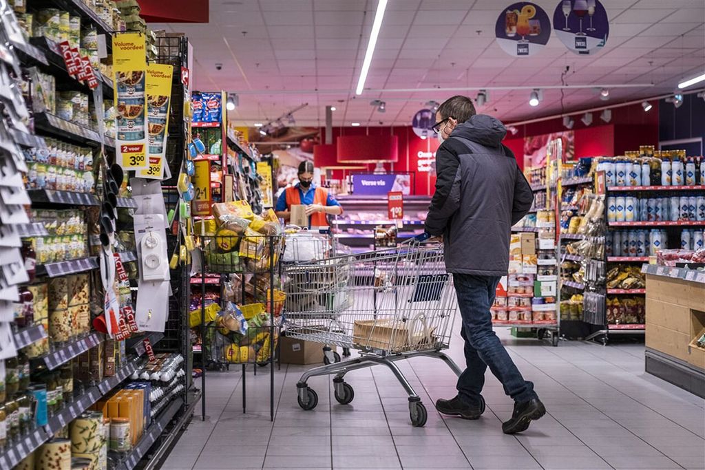 Deen is een keten met een sterke band met een groep regionale en lokale groente- en fruitleveranciers. - Foto: ANP