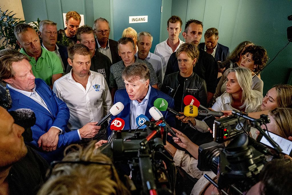 Sleutelmoment in de stikstofcrisis, 31 augustus. Sjaak van der Tak voert het woord na afloop van een overleg van de boerenorganisaties met bemiddelaar Johan Remkes. - Foto: ANP