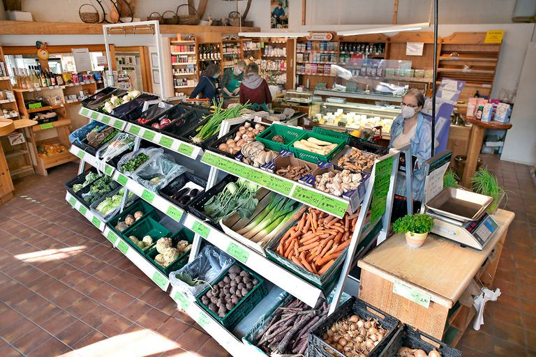 Winkel met biologische producten. De vraag naar biologisch is sinds de lockdown in maart toegenomen in Duitsland. - Foto: Hans Prinsen