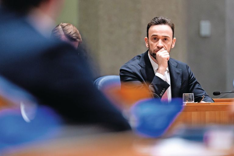 Staatssecretaris Silvio Erkens houdt voorlopig vast aan de eiwitambitie van 50/50. Foto: ANP