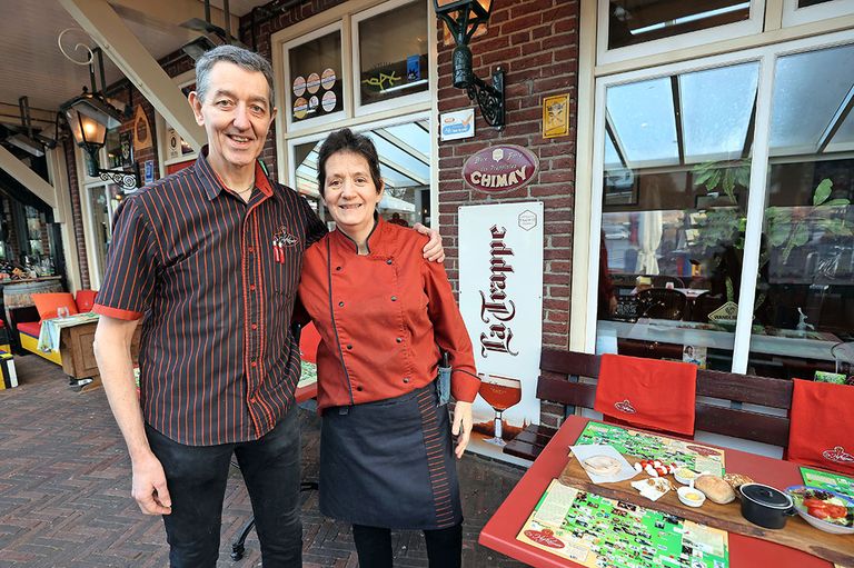 Van boter, varkensvlees, asperges tot meerval, geitenbrie en pompoenen. Geert en Marnetta Braks van Streekrestaurant De Hofkaemer serveren gerechten met vrijwel uitsluitend streekproducten. Foto: Bert Jansen