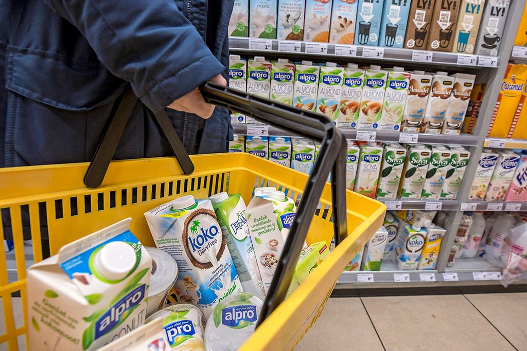 Veel consumenten kiezen voor melkvervangers vanwege gezondheidsredenen. - Foto: Koos Groenewold