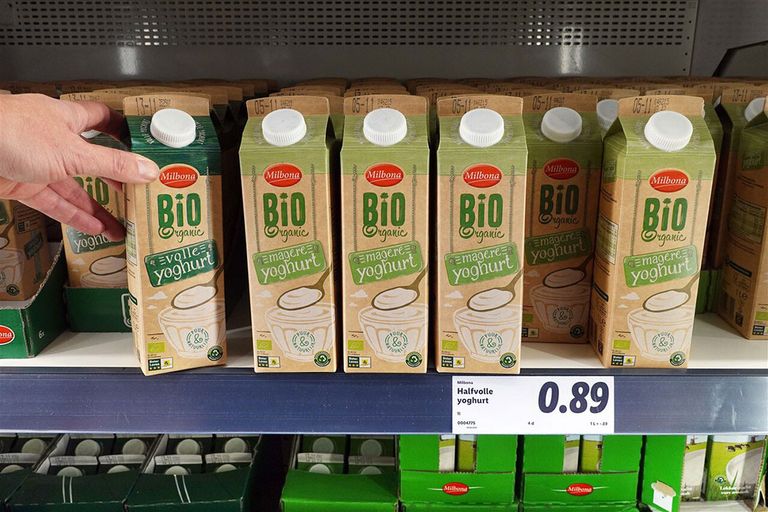 Naast zuivel zoals yoghurt met 3 sterren Beter Leven-keurmerk gaat Lidl ook kaas met 3 sterren in de schappen leggen. - Foto: ANP