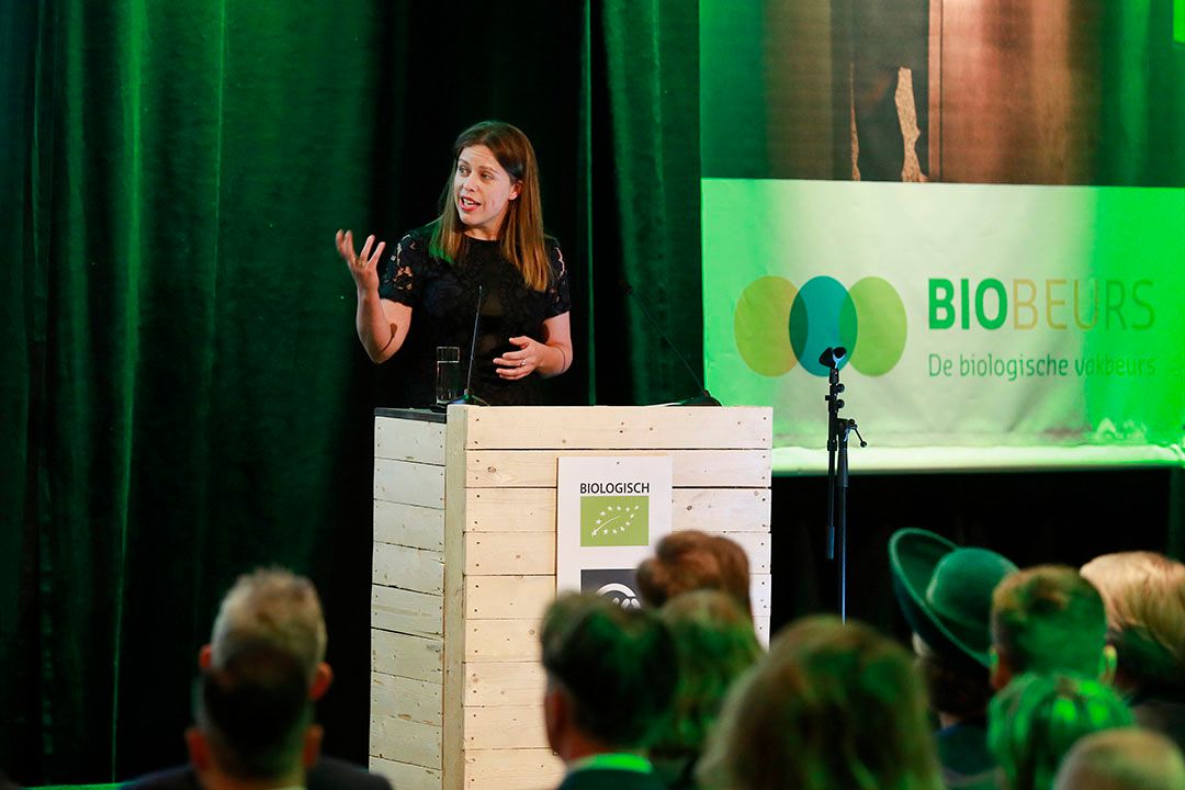 Eerdere foto van minister Schouten tijdens de Bio-beurs in de IJsselhallen in Zwolle. - Foto: Ruud Ploeg