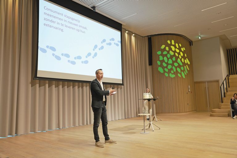 Sander Krijnen, manager R&D bij Van Loon Group sprak op het Eiwit Congres 2026 in Wageningen. Foto: Jan Willem Schouten