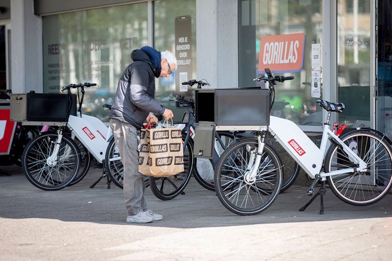 Een darkstore van Gorillas in Amsterdam. - Foto: ANP