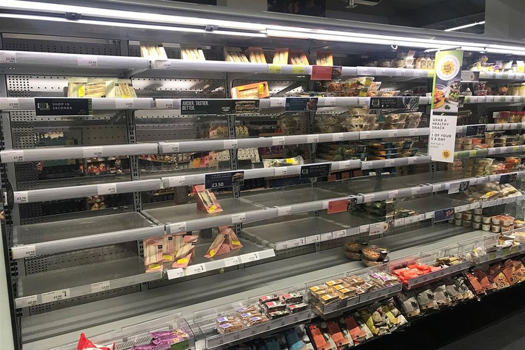 In Ierland doen zich vooral problemen voor bij de grote Britse supermarkten die er allemaal een reeks filialen hebben. Door de herkomstregels kunnen die veel uit de EU afkomstige producten die via hun distributiecentra in het VK naar Ierland gaan niet doorvoeren. Foto: ANP