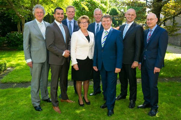 Burgemeester Van der Tak, derde van rechts. Foto: Groenten & Fruit