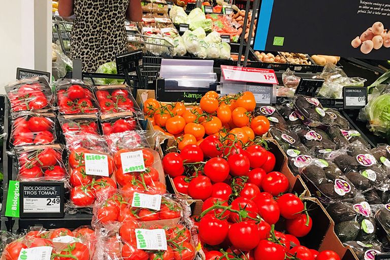 Losse tomaten zijn in veel Nederlandse supermarkten niet meer te vinden. - Foto: Ton van der Scheer