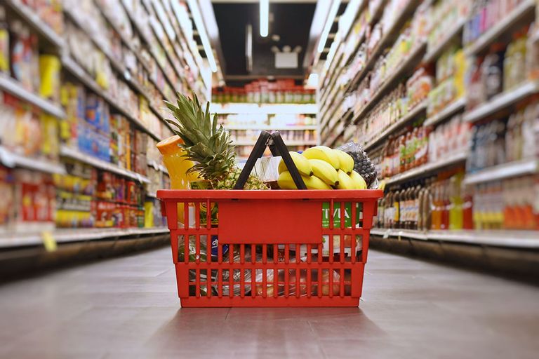 De prijzen in de supermarkt stegen, maar dalen ook weer. Foto: Canva