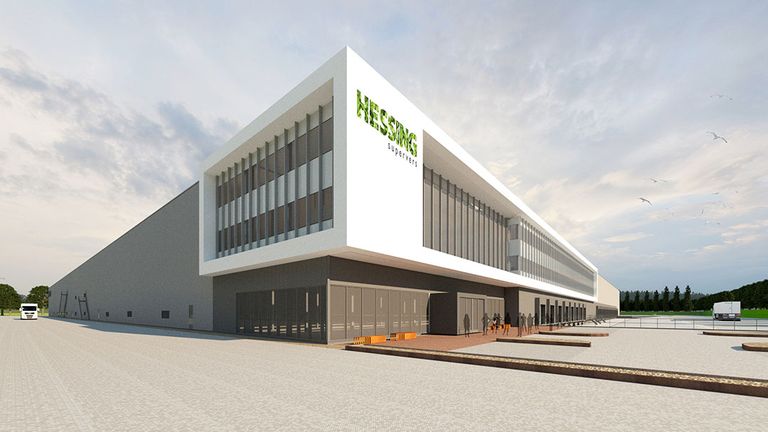 De nieuwe fabriek van Hessing Supervers in Venlo (L.) is in aanbouw. Hessing Supervers mag nu zijn vers gesneden groente met het PlanetProof-logo op de markt brengen. - Foto/artist impression: Hessing