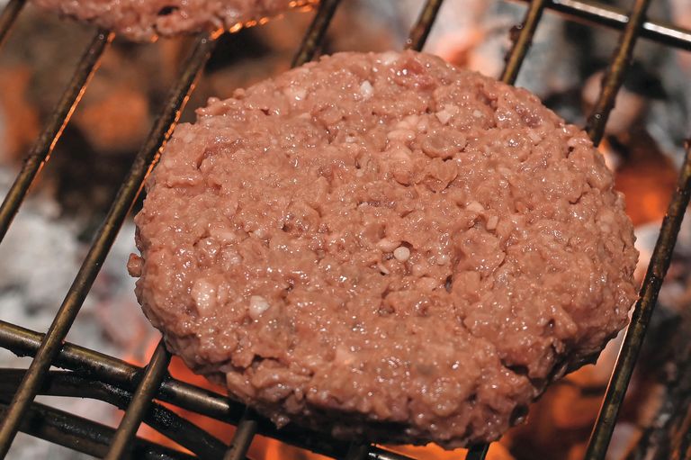 Impossible Foods heeft veel tijd gestoken in de technologie om zijn plantaardige burger op vlees te laten lijken. Foto: ANP / Robyn Beck / AFP