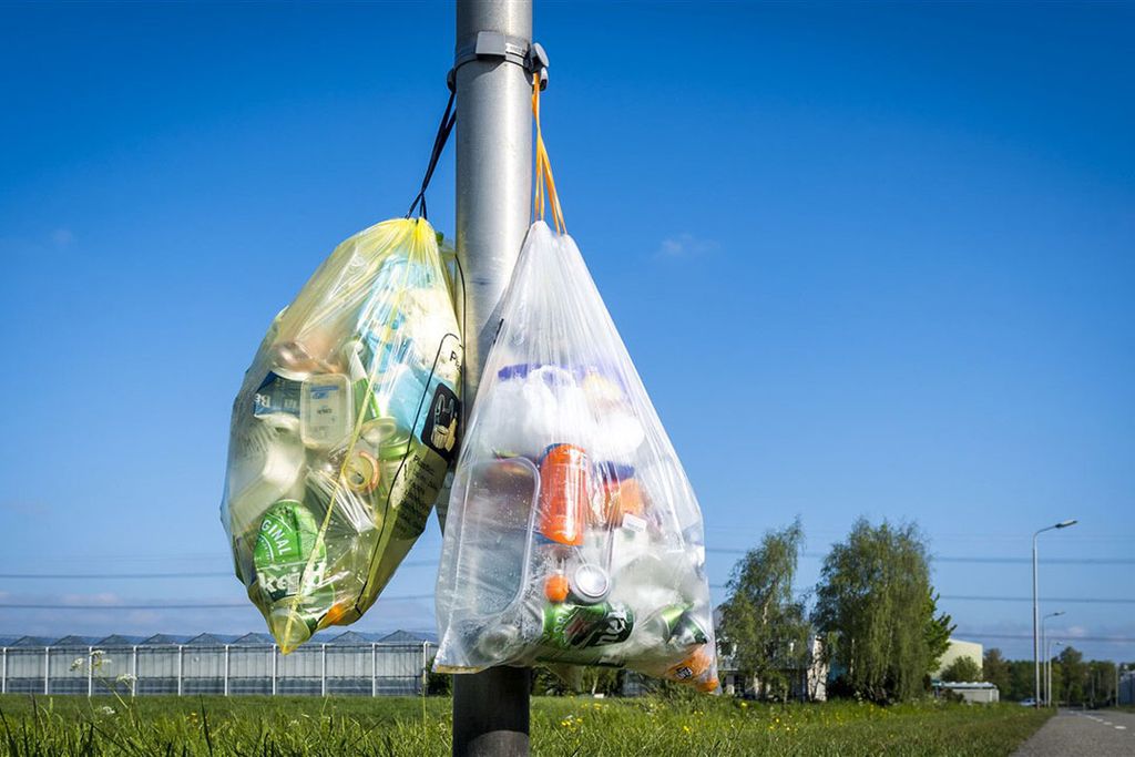 Van de ingezamelde drankenkartons van bijvoorbeeld melk, yoghurt, vla, sap, soep en saus is 31% gerecycled. - Foto: ANP