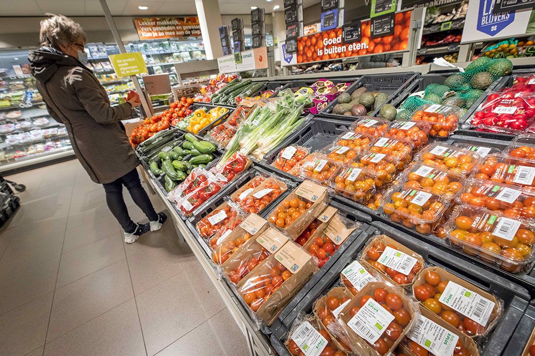 Met de moderne technieken is altijd wel een spoortje residu te vinden op groenten en fruit. - Foto: Koos Groenewold