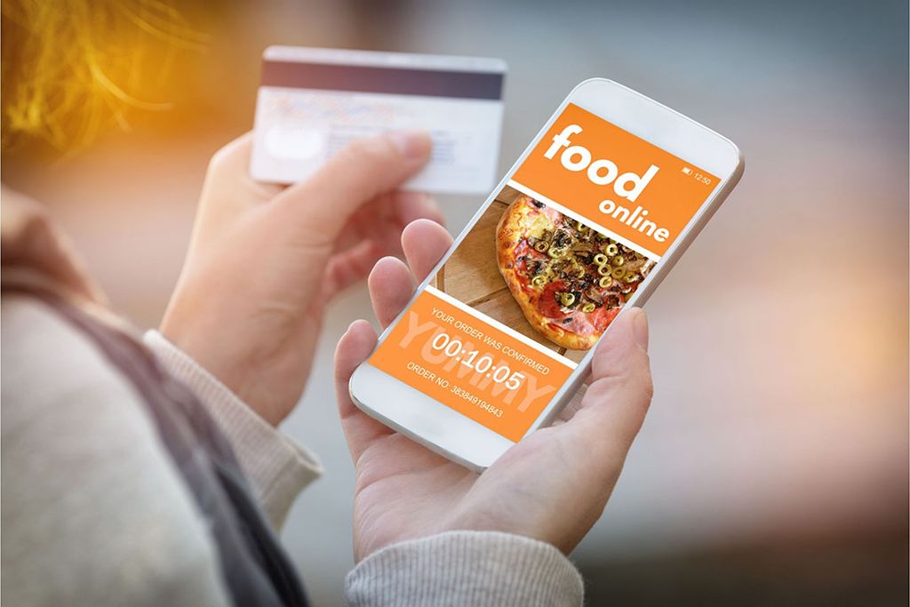 Digitale interactie met klanten is een basisvoorwaarde geworden voor foodservicebedrijven. - Foto: Canva