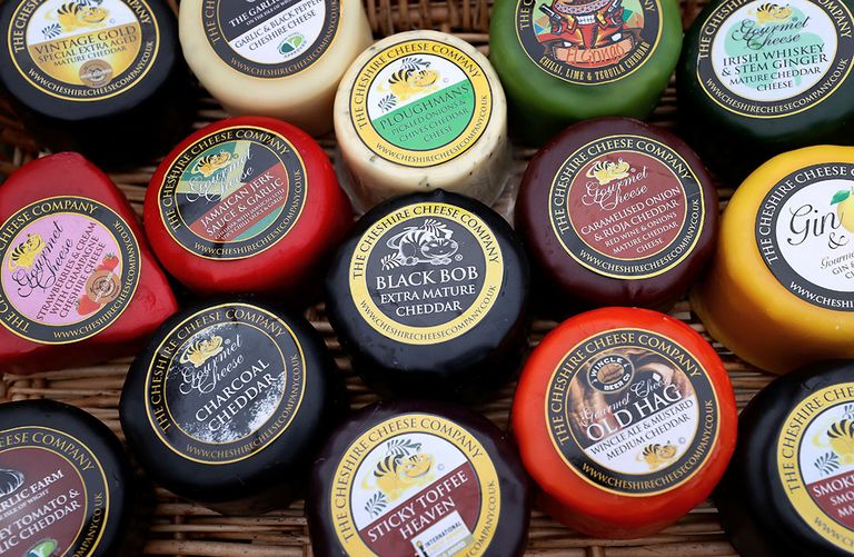 Kaasjes van de Cheshire Cheese Company. De eigenaar heeft het bedrijf uiteindelijk verkocht aan een grotere collega. Die heeft de handelsproblemen met de EU ondervangen door een magazijn in Nederland te openen. - Foto: Reuters