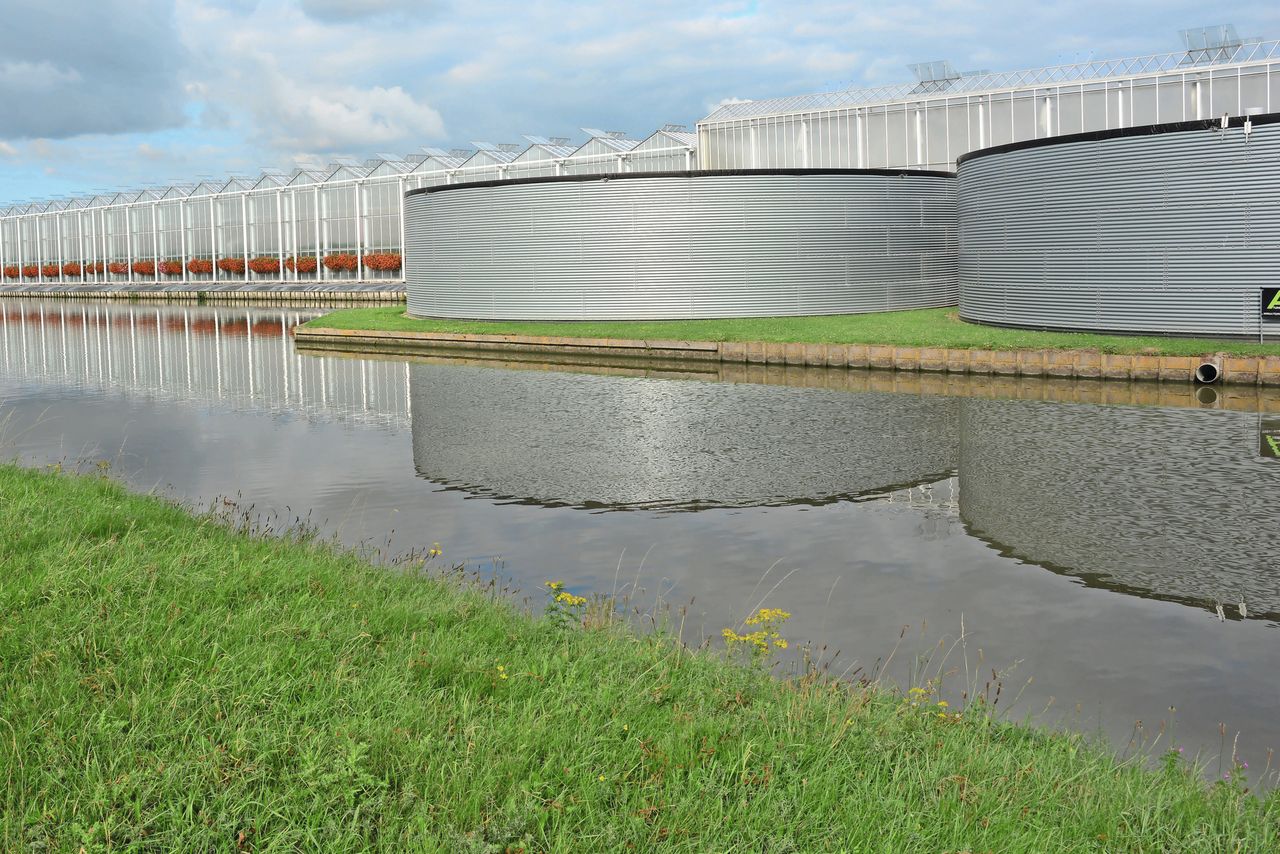 Alle aandacht voor eventuele lekstromen is nodig om emissies richting oppervlaktewater tegen te gaan. Foto’s: Peter Visser