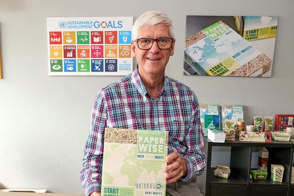 Peter van Rosmalen is de oprichter van PaperWise. PaperWise maakt papier en karton van 100% reststromen uit de landbouw. Foto: Bert Jansen