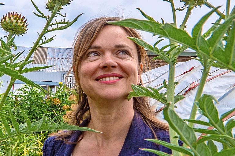 Gemeenschapslandbouw is een duidelijke trend, schetst Marijtje Mulder. Zij ziet hierin een oplossing voor een voedselproductiesysteem dat tegen zijn grenzen aanloopt. - Foto: Fred Leeflang