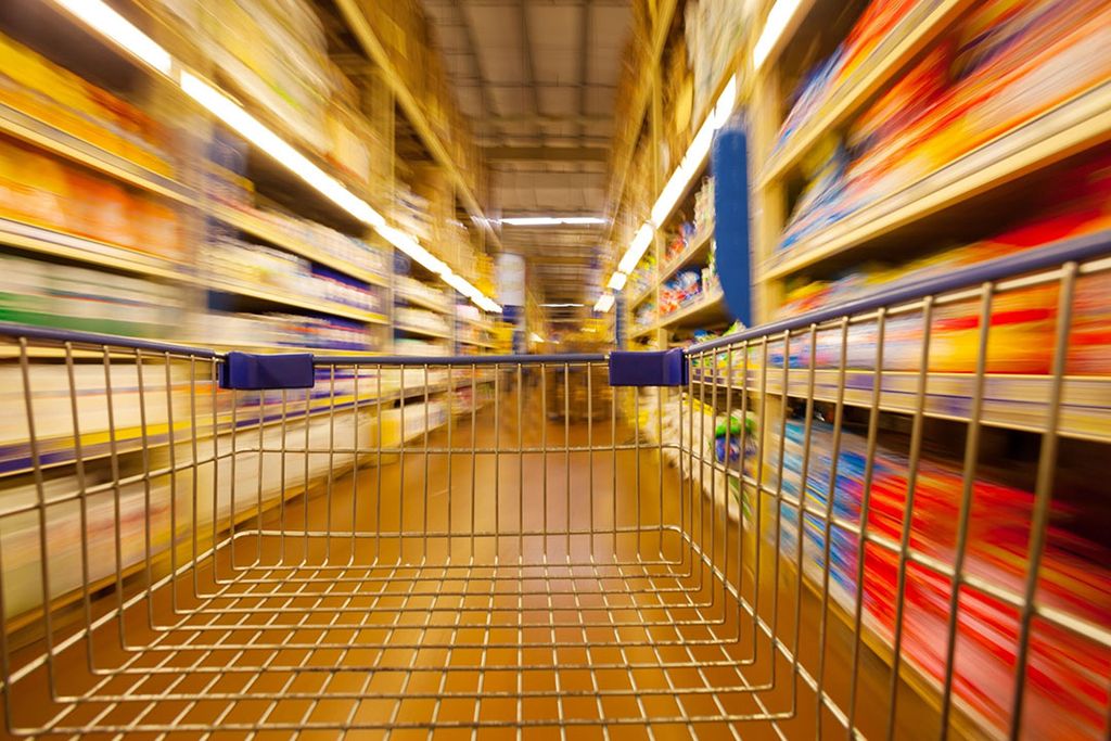 De omzet van supermarkten daalde in februari met 3,7% bij speciaalzaken steeg de omzet juist met 3,7%. - Foto: Canva/Luxizeng