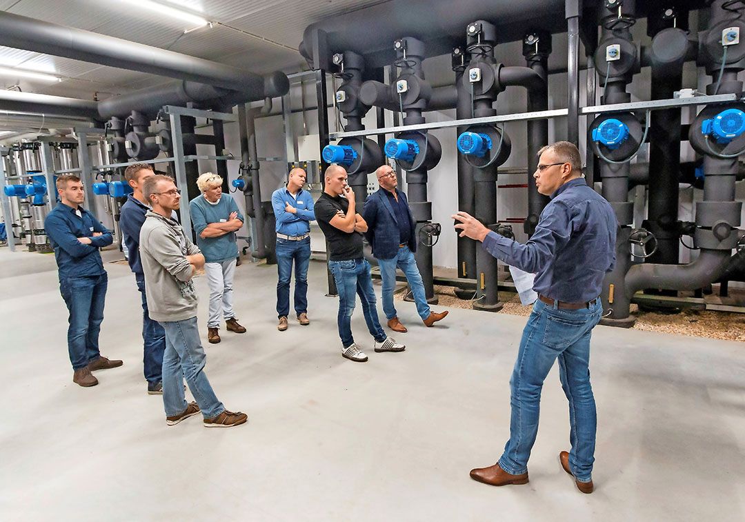 Warmte-opslag bij een daglichtkas van Ter Laak Orchids. Foto: Joef Sleegers, Vakblad voor de Bloemisterij.