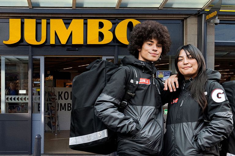 De afspraak tussen Jumbo en Gorillas is een strategische samenwerking die zich richt op de snelgroeiende markt voor het snel bezorgen van online bestelde boodschappen in grotere steden in Nederland en Vlaanderen. Foto: Jumbo