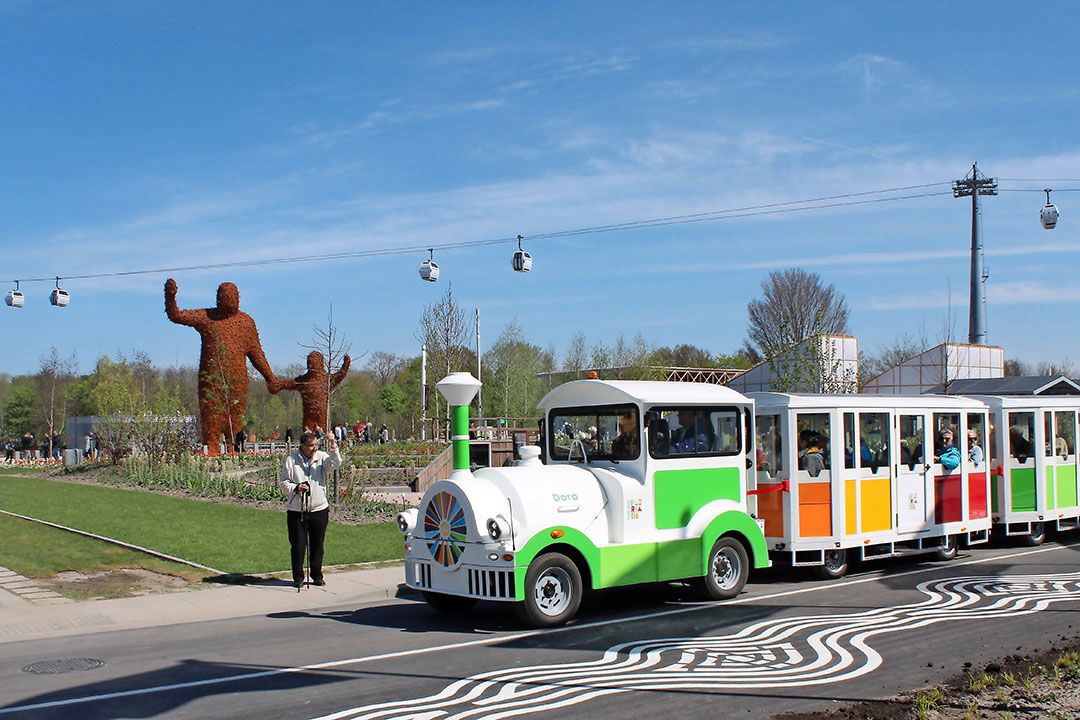 Floriade 2022 had de blauwdruk van de groene stadswijk van de toekomst moeten worden. Het werd weer een treintje en een kabelbaan. - Foto: Ton van der Scheer