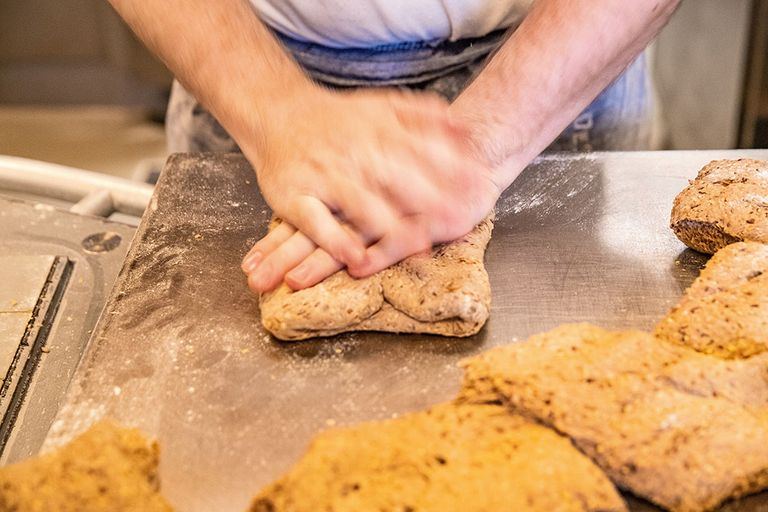 Het assortiment van ambachtelijke bakkers is erg divers. - Foto: Ronald Hissink