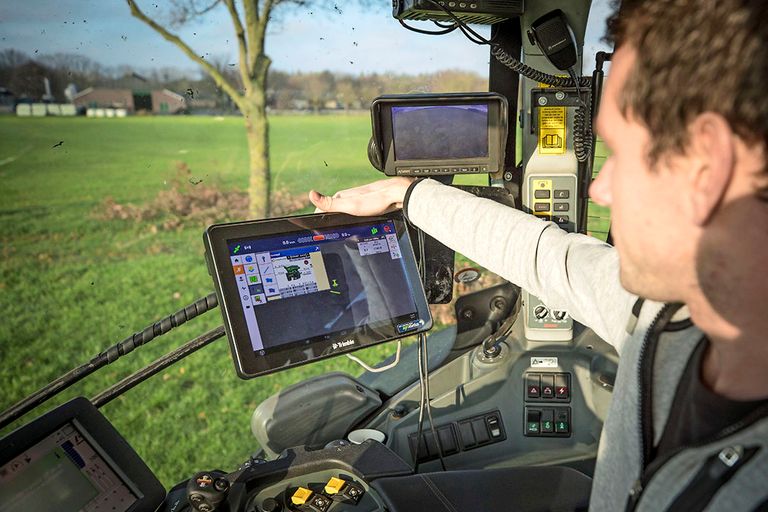 Precisielandbouw. De Nederlandse agrifoodsector kan in lijn met het Klimaatakkoord meer produceren met minder, zegt Aalt Dijkhuizen. - Foto: Koos Groenewold