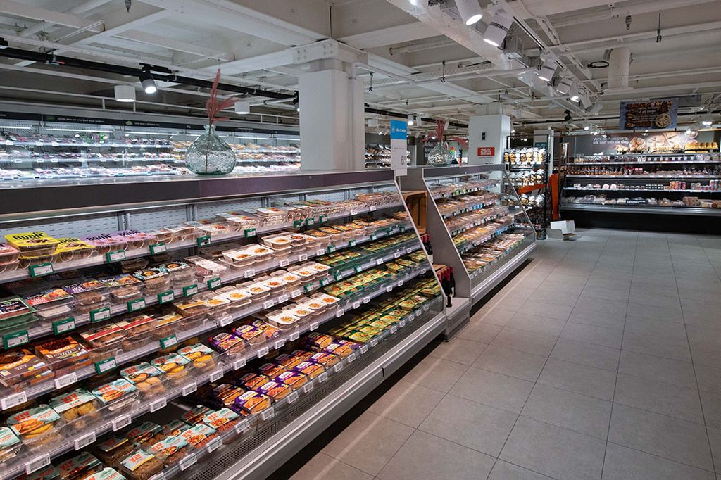 Het schap met vleesvervangers in een Albert Heijn supermarkt. Foto: Albert Heijn
