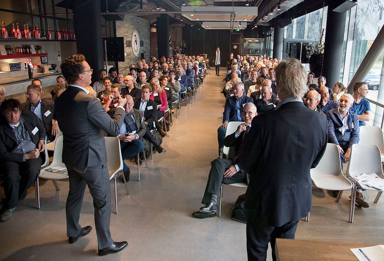 Jelmer Vierstra van Natuur en Milieu (links) op het Groenten & Fruit Congres donderdag 22 november in het Spartastadion in Rotterdam.