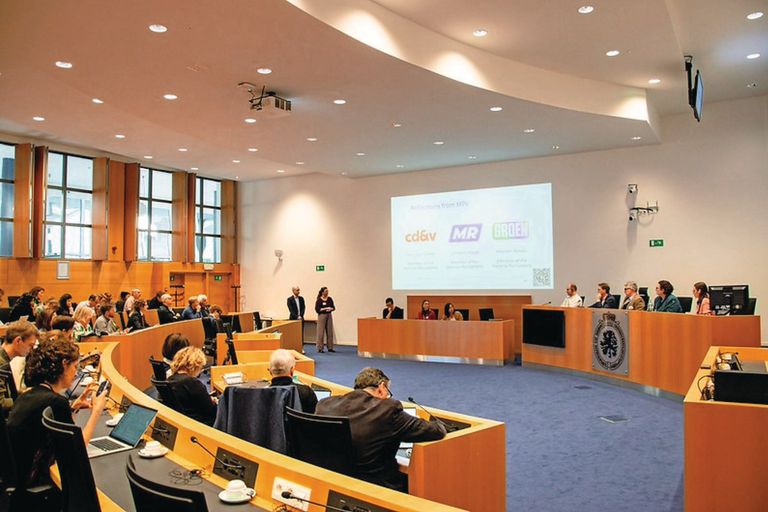 De position paper wordt aangeboden in het Federaal Parlement in Brussel. Foto: Bond Beter Leefmilieu