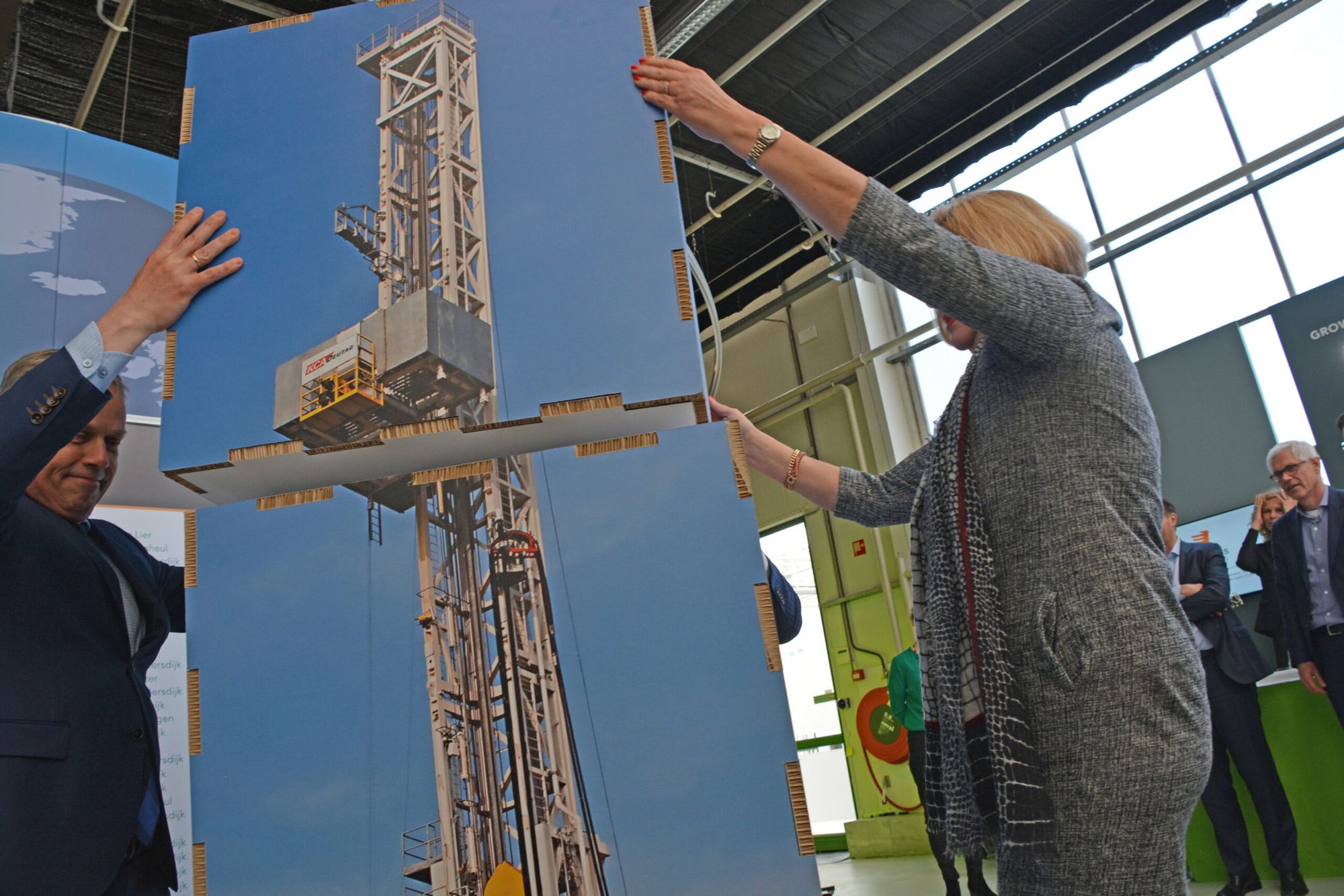 De symbolische opbouw van de boortoren - Foto: Peter Visser