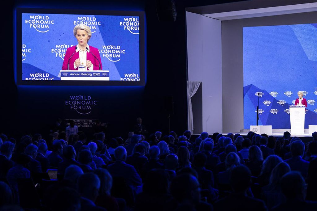 Ursula von der Leyen zegt op het World Economic Forum in Davos dat Rusland doelbewust graanpakhuizen in het hele land bombardeert en de Oekraïense havens blokkeert, waardoor de export per schip onmogelijk is geworden. Foto: ANP