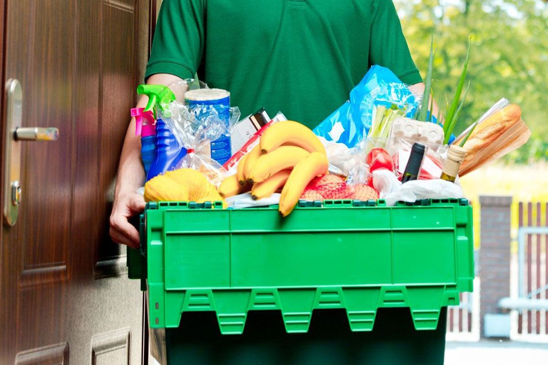 Volgens de rechter valt het bezorgen van groenten en fruit onder het onmiddellijk laden en lossen. - Foto: Canva/izusek